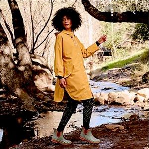 The Great x Eddie Bauer Rain Coat